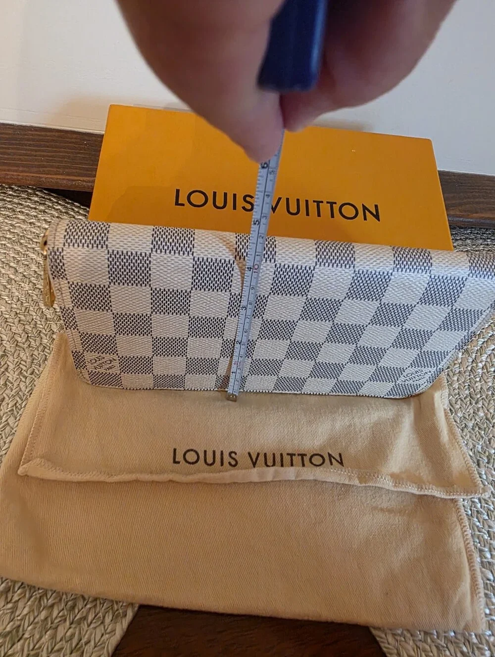 🤍✨ Pre-loved Authentic Louis Vuitton Zippy Wallet – Damier Azur ✨🤍